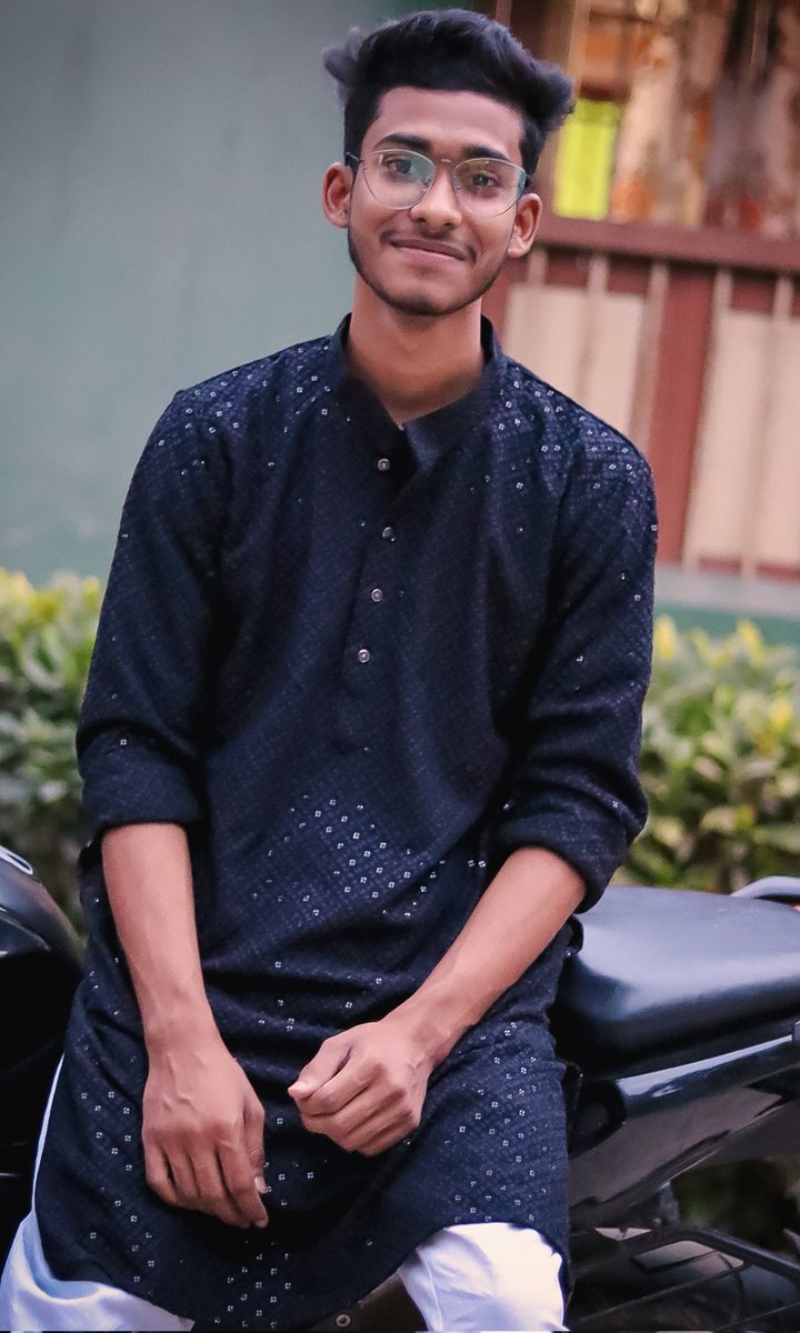 Smartvabna23's tweet photo. Eid Mubaarak...🌙😇
#Eid2023 #EidMubark #sahilsahaji #smartvabna https://t.co/gRMUOTP7EW