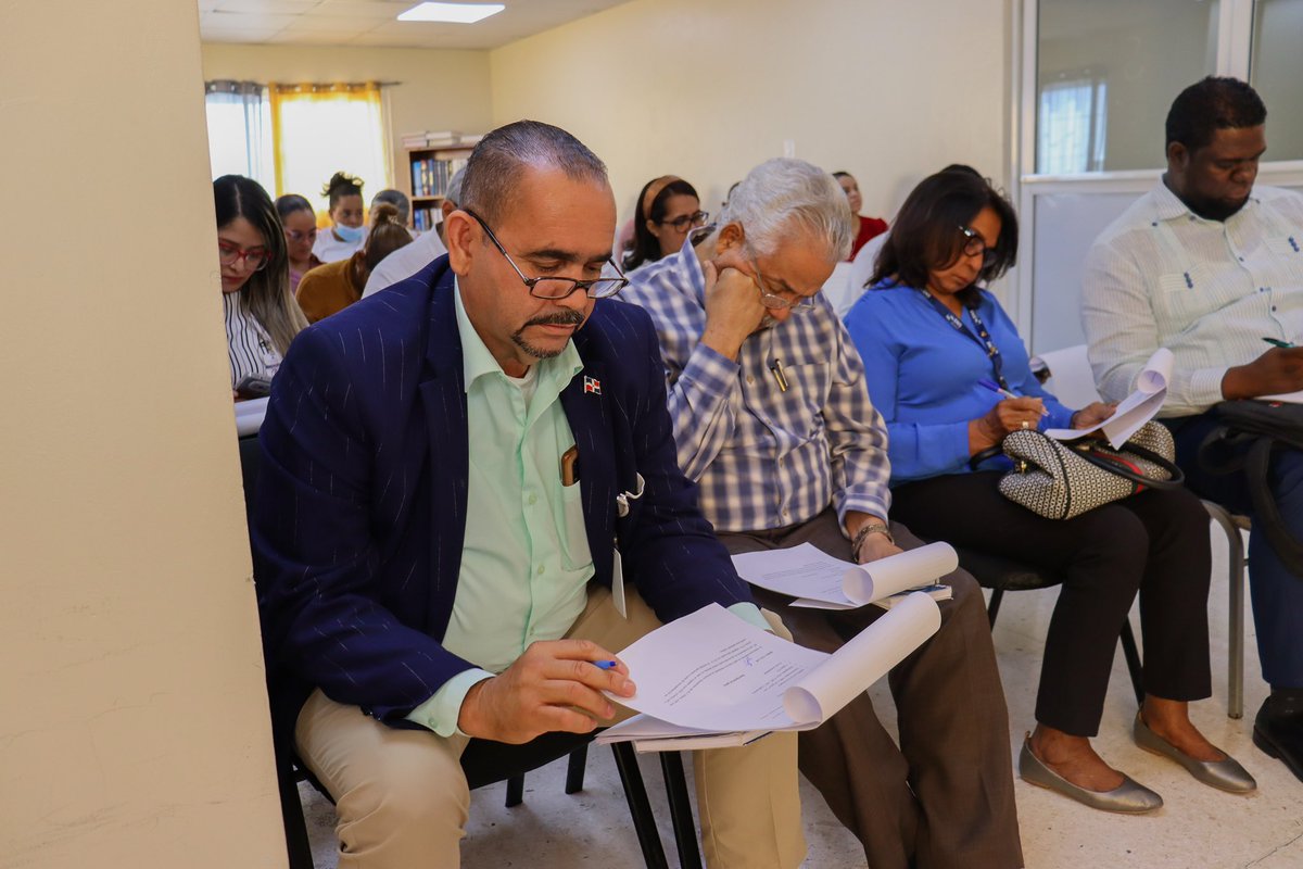 drJoseMatos's tweet photo. Visita de monitoreo al Hospital Regional Jaime Mota. 

📍Barahona. 

#saludpública https://t.co/EXvyiojMBH