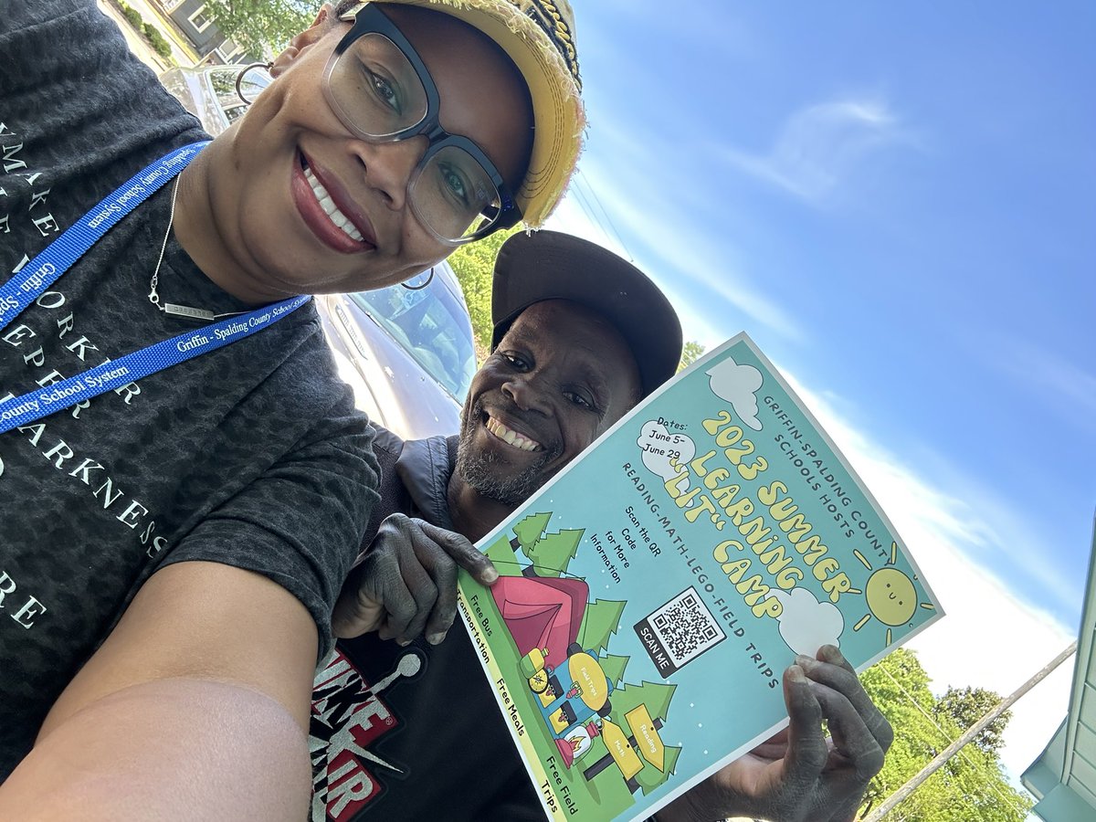 GSCSFedProg's tweet photo. My parents are Lit for Learning on this Saturday! Thank you dad, for helping to get the word out! Our parents care! @GriffinSpalding @SayItLoudSupt @GSCSDistrict1 @BBeyondbasics #ServingSaturday https://t.co/lHS6xaqmyT