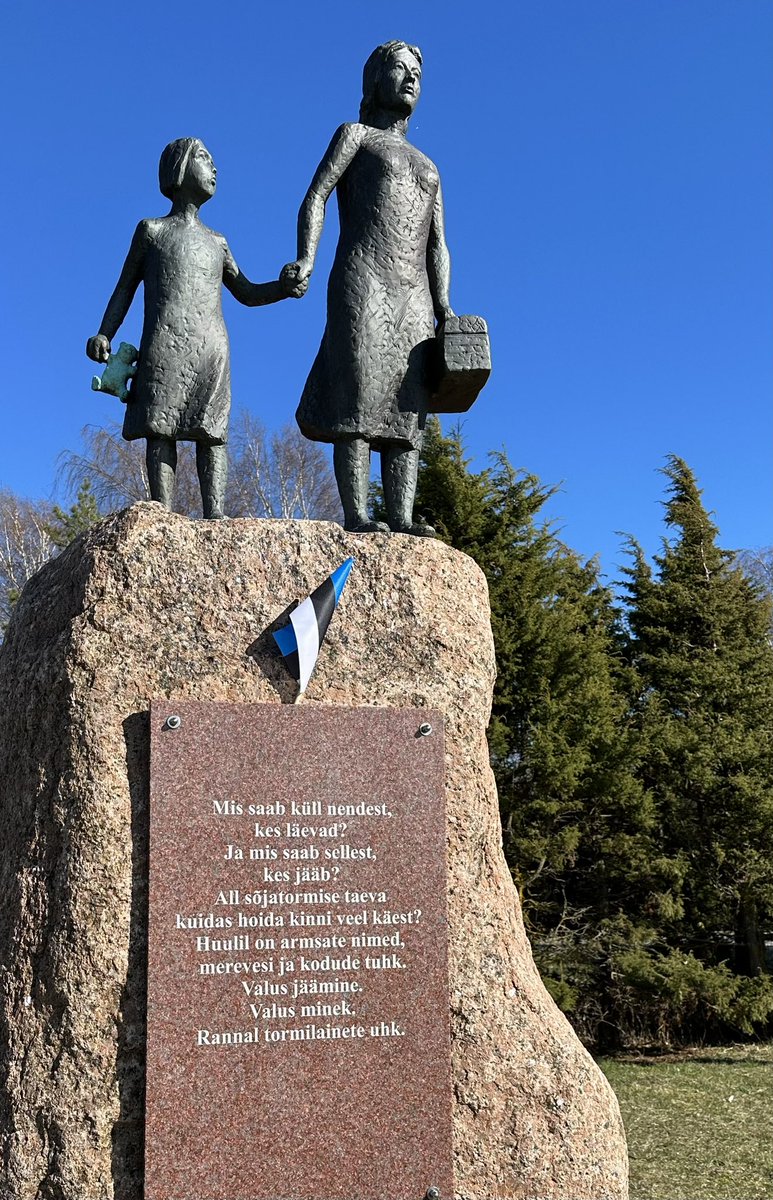 RaMurmoka's tweet photo. Overlooking the sea at Cape Puise, a poignant reminder of the human toll of soviet occupation: a monument to the #Estonians who died fleeing their country by sea in 1944 in the face of invading soviet forces. #historicmemory #weremember https://t.co/m83706n2lS