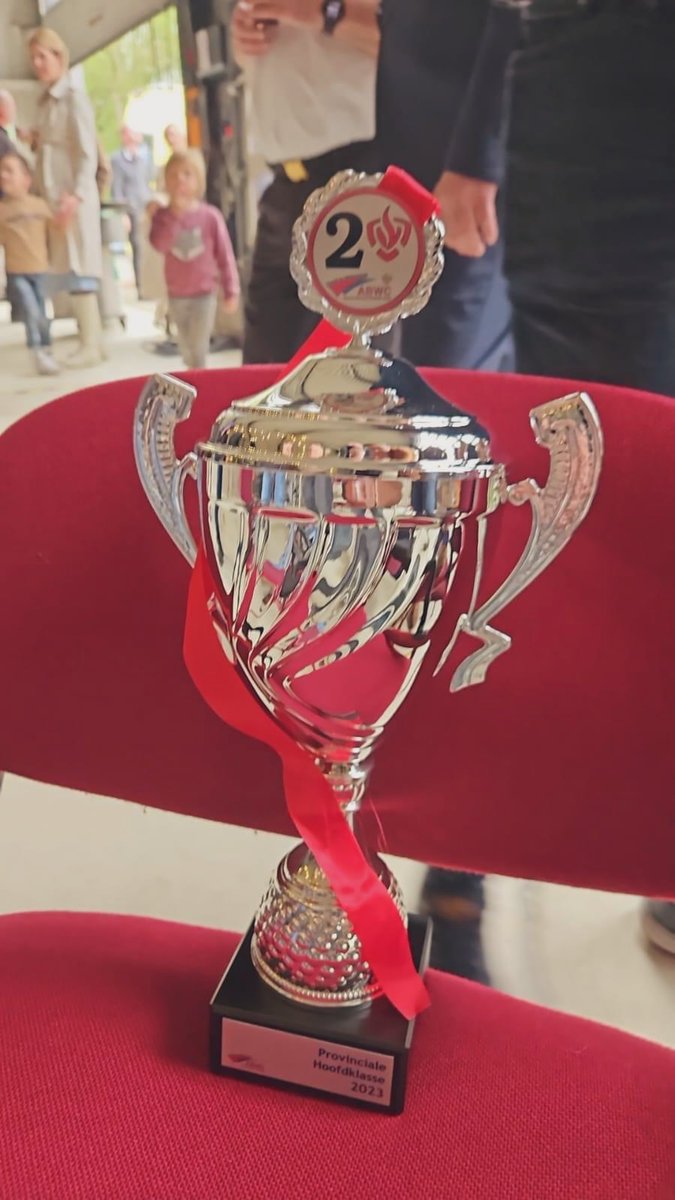 brw_nijkerk's tweet photo. Vandaag zijn onze toppers 2e 🏆geworden bij de #hoofdklassewedstrijd in #Waardenburg met dit resultaat mogen ze door naar de volgende ronde💪🏻 @brandweerGM #VGGM #vaardigheidstoets #brandweer https://t.co/ZQkTdCS1fY