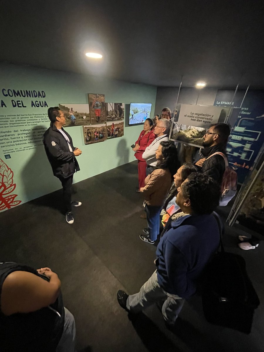 fonag's tweet photo. Todos invitados a @yakuquito conocer la nueva sala “El páramo de Quito más cerca de lo que imagino” ⛰💦 un trabajo conjunto entre @aguadequito, #FONAG, Comunidad de San Francisco de Cruz Loma y  Museo Yaku. 

La sala muestra la importancia del Páramo como fuente de agua el DMQ. https://t.co/Bptl7qIgZl