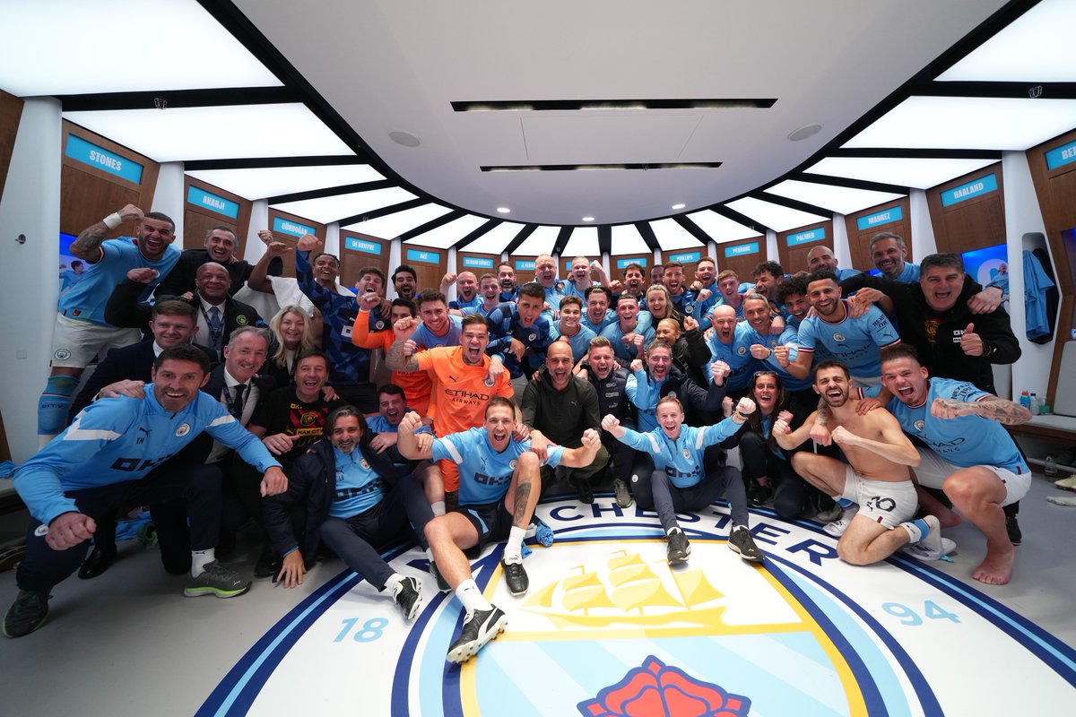 ManCityPT's tweet photo. SOMOS FINALISTAS DA COPA DA INGLATERRA! 🏆

A VIDA É BELA, CITIZENS! 💙

🔵 3 x 0 🔴 #MCFCPortugues | #FACup https://t.co/vxV5Cg1KGF