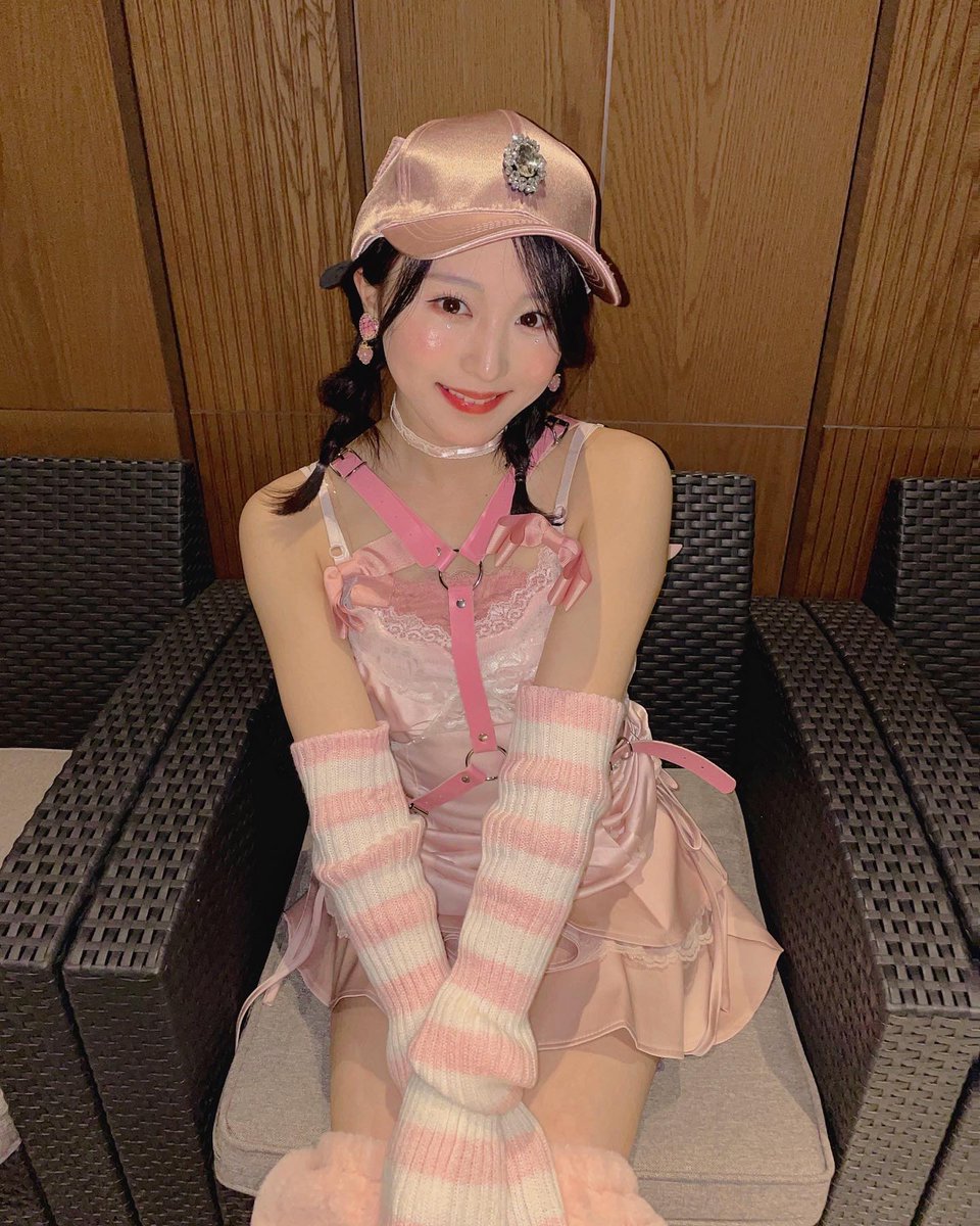 jinri4eva tweet picture