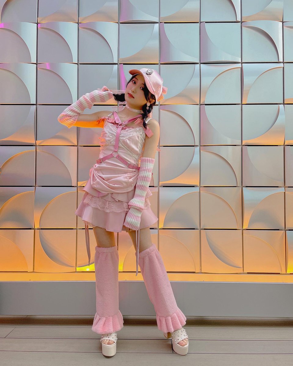 jinri4eva tweet picture