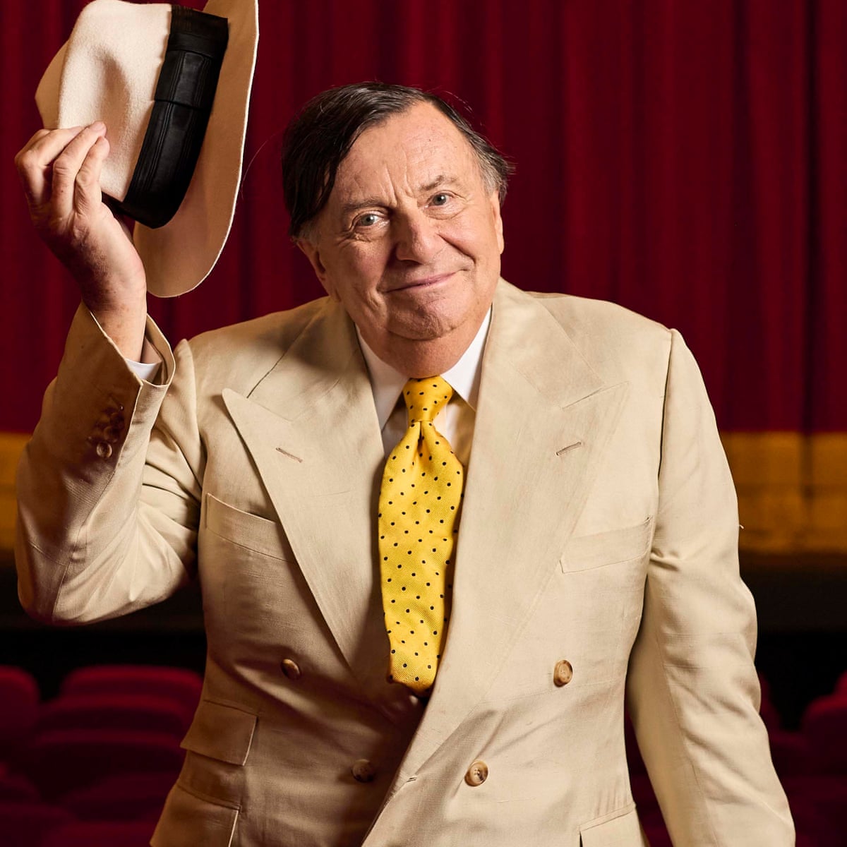jamesloynes's tweet photo. Rest in peace, Barry Humphries and all who dwelt within that genius mind of yours. Goodbye and thank you 💔 https://t.co/kve6cKOdLW