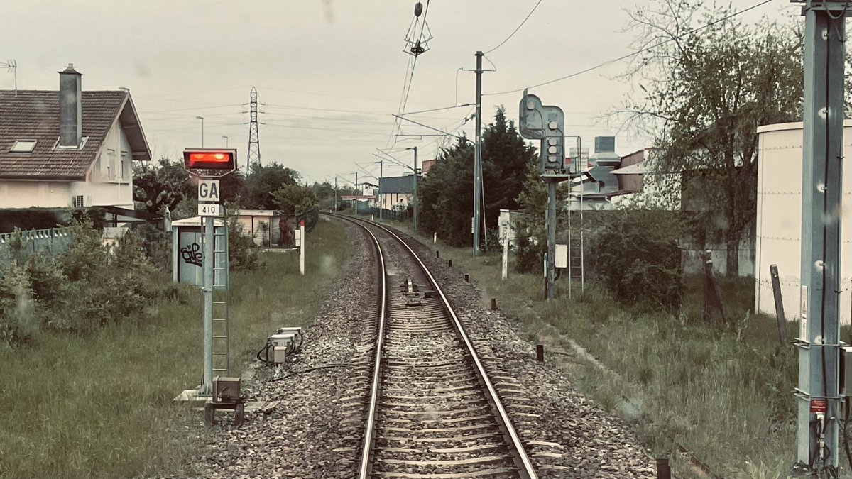 Halte ! On ne passe pas !
#guidondarret #sncfreseau #saintmarcellin #regionaura