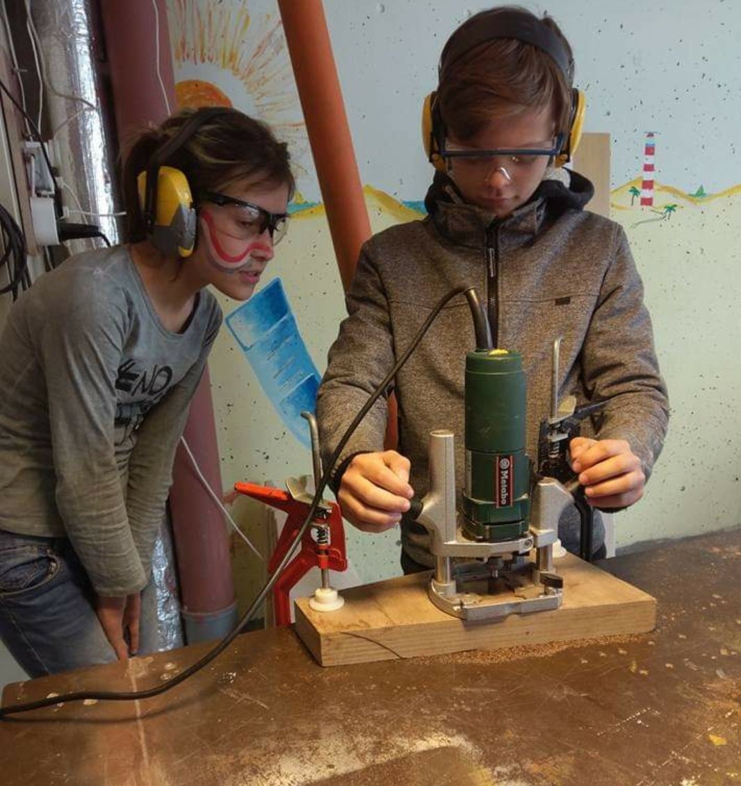 We worden zelfs op zaterdag gebeld door wanhopige ouders van vastlopers in het #onderwijs.
We kunnen niets meer doen: ons (eigen) geld om te groeien is op!

Zonder structurele financiële steun uit Den Haag geldt bij ons: leerlingenstop.
Hoe erg we het ook vinden..
RT=❤