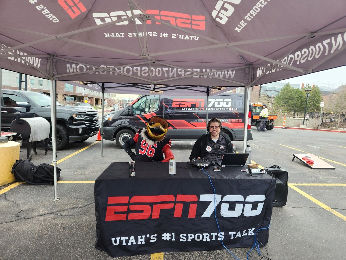 Jersyjames23's tweet photo. Had a blast doing Sports Saturday today at the tailgate for the #22Forever Utah Spring FB game! Thanks to everyone who stopped by and those who listened in on @ESPN700
#Utes #22Forever #SpringFB https://t.co/GrLI7JrVav