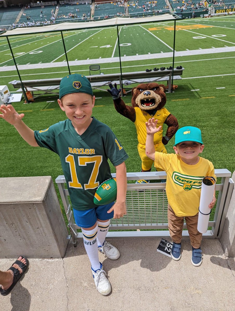 brookeb_lauer's tweet photo. Baylor: The Next Generation #SicEm #Baylor https://t.co/bzwGBOM6gK