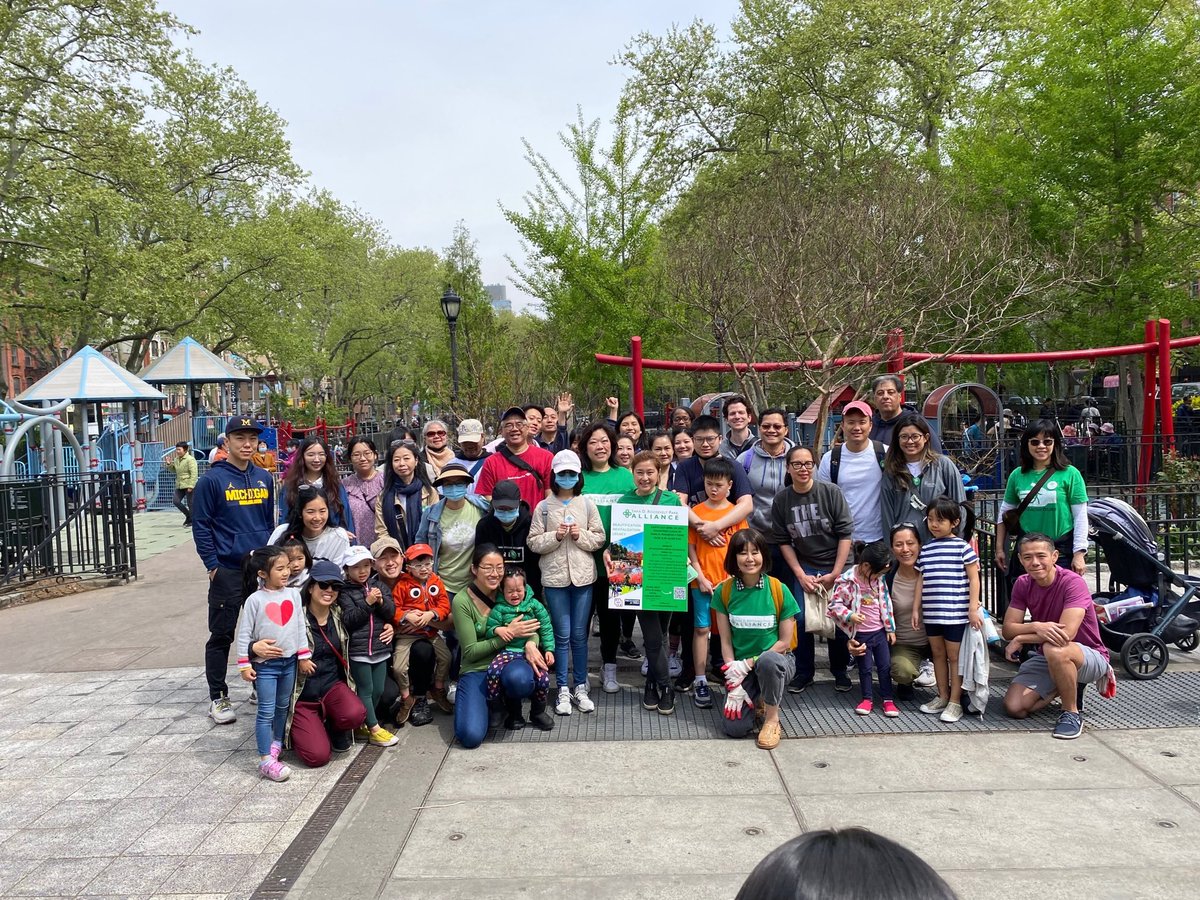 susanleenyc's tweet photo. On this #EarthDay2023 we celebrate our community and to continue to invest in our green spaces because they play a vital part in the social fabric of our lives. Thank you @alliance_cpb and #sdrparkalliance for organizing a wonderful event for #saradrooseveltpark https://t.co/B8ZnEvZvMn