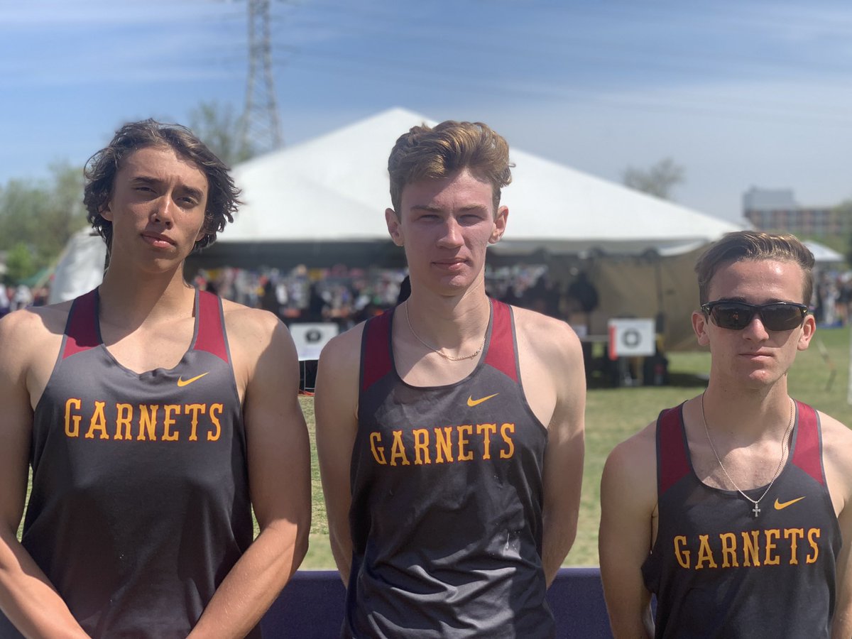 Garnetsxctf's tweet photo. Woodbury Relays DMR champs for the second year in a row!  Congrats to Colin Patterson, Mateo Bovell, Matt Iuvara, and Jack Bolling!  Great work guys! @HHGarnets https://t.co/7Y11SCP0UG