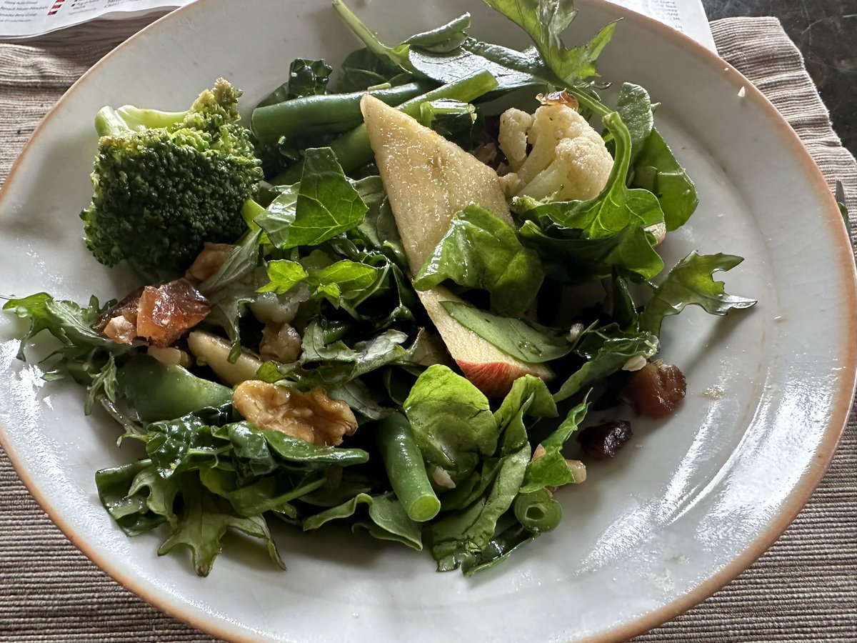 erlin1's tweet photo. In celebration of #EarthDay2023 I’m eating vegan…Oh, wait. I eat vegan every day https://t.co/Fn6MoZD0MJ
