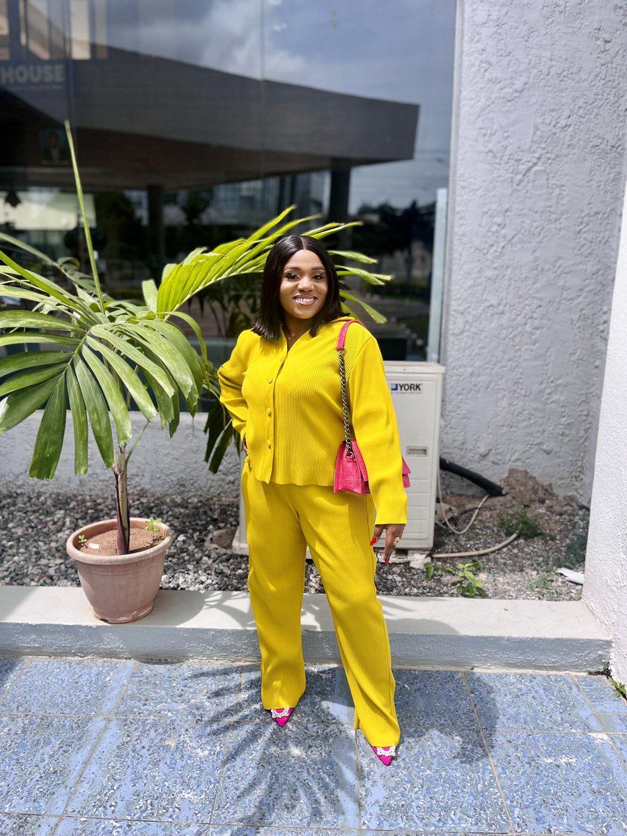 Women__Leader's tweet photo. I am such a beautiful woman 🥰 https://t.co/7T214qbfOI