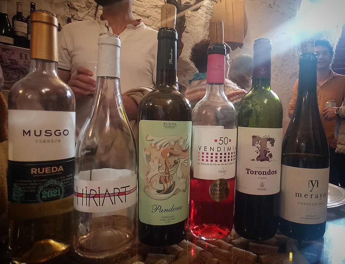 Y que decir de los #vinos para armonizar la paella #AlLio <a href="/DOCigales/">D.O. Cigales</a> <a href="/DORueda/">D.O. Rueda</a> <a href="/DOBierzo/">C.R.D.O. Bierzo</a>
🍷 <a href="/ValdeVid_B/">Bodegas Val de Vid</a>
🍷 <a href="/BodegaHiriart/">Bodega Hiriart</a>
🍷 <a href="/BodegasPandora/">Bodegas Pandora</a>
🍷 <a href="/BSinforiano/">Bodegas Sinforiano</a> 
🍷 #Merayo