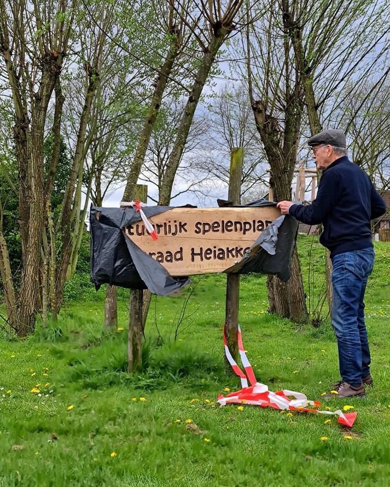LintermansM's tweet image. Vandaag is de #natuurlijkspeelpanfeestelijk, bedacht @NancyGoossens en ontstaan door #bewoners @wijk_Heiakker heropend na vele natuurlijke aanpassingen door @wijk_Heiakker @JensHoogenboom in samenwerking met de scholen @wijk_Heiakker