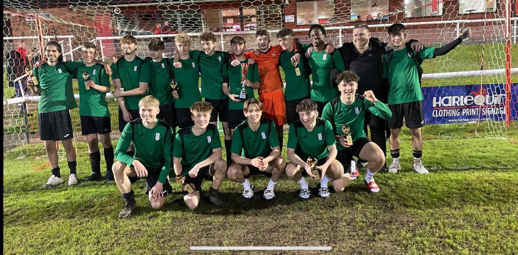 Woodley Wanderers tweet media