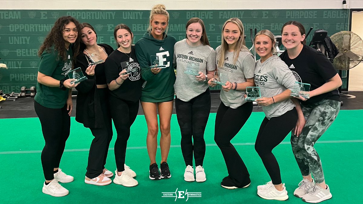 EMUGym's tweet photo. 𝘾𝙚𝙡𝙚𝙗𝙧𝙖𝙩𝙞𝙣𝙜 𝙊𝙪𝙧 🦅 𝙂𝙮𝙢𝙣𝙖𝙨𝙩𝙨 

Yesterday, we held our annual end of the year banquet where we celebrated this year's team with a night of laughs and fun‼️

#EMUEagles | #TogEthEr https://t.co/FehaV6qvKE