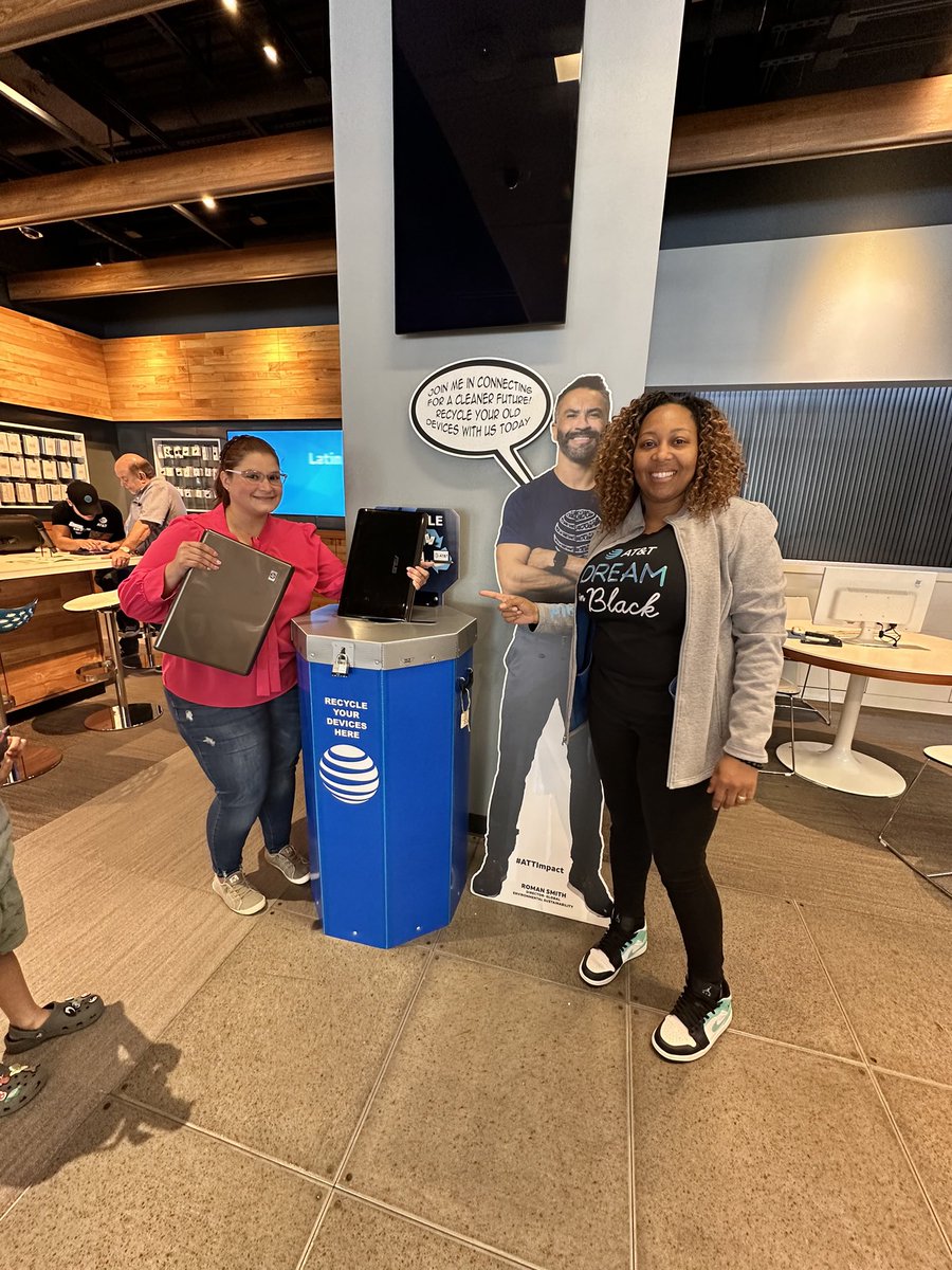 ForteQiana1's tweet image. Thank you @JuliaRodzNTX for stopping by Addison for Earth 🌍 Day and recycling your old devices !! #EarthDay #AttLife #AddyGang #NTX @Angelinemiguel1 @LeslieGAlas @NTX_Market