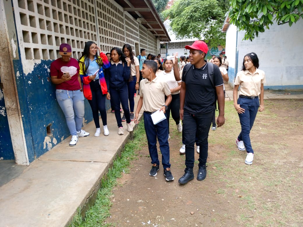 ¡Juntos construimos el Futuro! 

Hoy nos encontramos desplegados en Barlovento, por el municipio #PedroGual. Está vez reunidos con los Comisionados de la #OBE
#FiestaDeportivaDelALBA

<a href="/NicolasMaduro/">Nicolás Maduro</a> <a href="/dcabellor/">Diosdado Cabello R</a>
@MPPEDUCACION <a href="/_LaAvanzadora/">Yelitze Santaella</a> <a href="/JuventudPSUV/">Juventud PSUV</a>