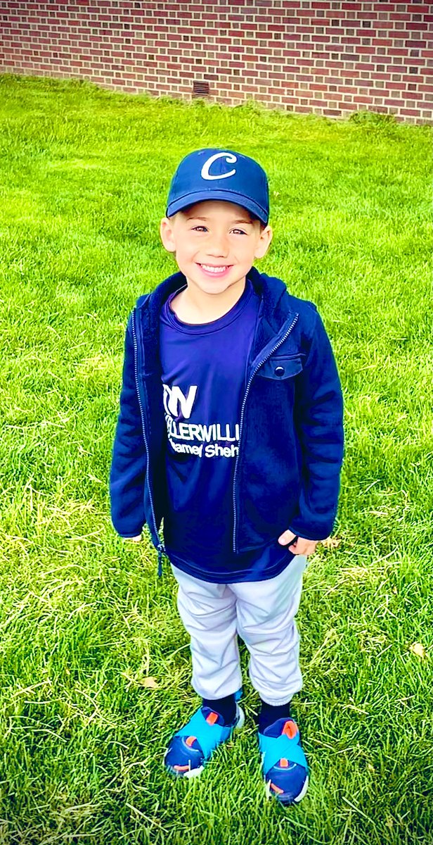 AsstSupBlmfld's tweet image. Opening Day! 🥎 ⚾️ #MissMolly #LittleDom