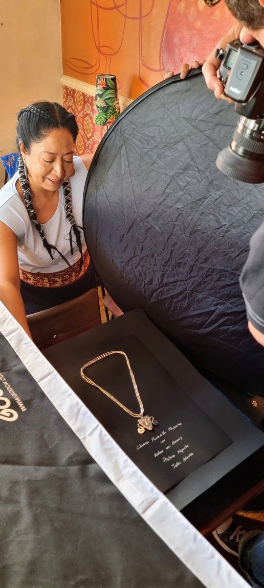 AkuchaPlateria's tweet photo. Fachiantü #hoy #celebramos 13 años #Vitrina #Akucha en @perpiacere chaltumay! Gracias infinitas a mi Familia Painepan Nicul tañi lamngen Mallfun por siempre siempre estar! Les amo 💙 https://t.co/MWRdGBmhkF