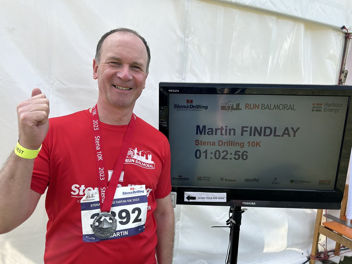 martingfindlay's tweet photo. #RunBalmoral OK Kate it hurts just a bit, but π and π will fix that soon.
So lucky to have the most scenic 10K on our doorstep, with the added bonus of a piper playing Highland Cathedral at the top of the hill, half way round.
Tremendous day! https://t.co/WDhLD2CJFZ