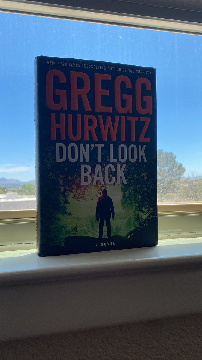 swalton907's tweet photo. Happy Saturday! Calling all @GreggHurwitz fans out there, and anyone looking for a breathtaking good read! I knew Gregg Hurwitz wrote other books prior to #OrphanX, so I finally read an early one, and oh my gosh, it was so freaking good! Why did I wait this long!? #DontLookBack https://t.co/KtBLmFvqsN