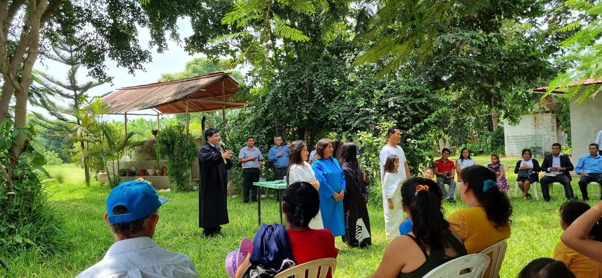 En el encuentro distrital de #NuevosDiscípulos, 6 personas decidieron entregar su vida a Dios a través del bautismo #Pacanguilla #NuevosDiscípulos ⁦<a href="/AdventistasUPN/">Adventistas - Perú</a>⁩