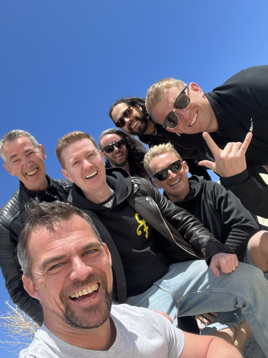 SKERRYVORE's tweet photo. Did you know? You would need to stream our new album over 10,000 times on Spotify to count for 1 single sale in the charts!🤯

So please, do keep streaming our music. BUT if you can preorder a physical copy/download that really helps out wee guys like us. https://t.co/Mw1tjRdneA https://t.co/zQI6GApfmq