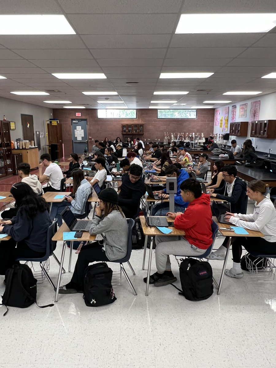 MGonzales_AHS's tweet photo. Bright-eyed and bushy-tailed 312 Trail Blazers and their dedicated Teachers showed up to ensure Mastery of the US History EOC! @Americas_HS @LStephenson_AHS @OCsantana_AHS @RAlva_AHS @Coach_NoeRobles https://t.co/vTJcjocOn7