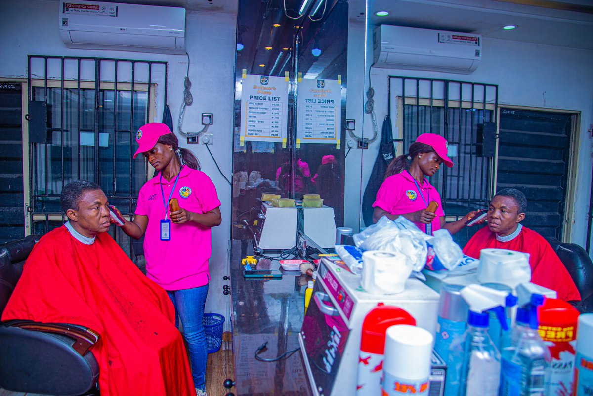 Deltahagcd's tweet photo. As the exercise comes to an end, the Delta State Ministry of Girl Child Entrepreneurship and Development commends all beneficiaries for their dedication and commitment throughout the entire course of their training and assessment. 

#DeltaStateMGCED
#ProjectGEST
#Fantastic500 https://t.co/8bnplU6AkT