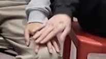 9597foIder's tweet photo. just hold hands already... ? https://t.co/CSkLuTtX4t