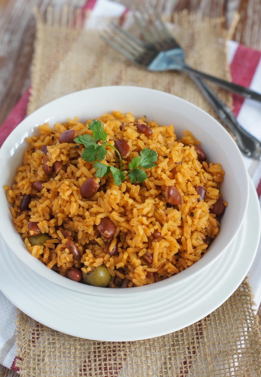 keatingssixth's tweet photo. Starting with the rice &amp; bean dishes since y’all wanna argue!

Why we acting like no matter where you go where Black ppl live you not finna find some rice cooked with beans or peas??

1. Diri kole ak pwa 🇭🇹
2. Waakye 🇬🇭
3. Moro de habichuelas 🇩🇴
4. Rice &amp; peas 🇯🇲 https://t.co/fbc2gEiwYr
