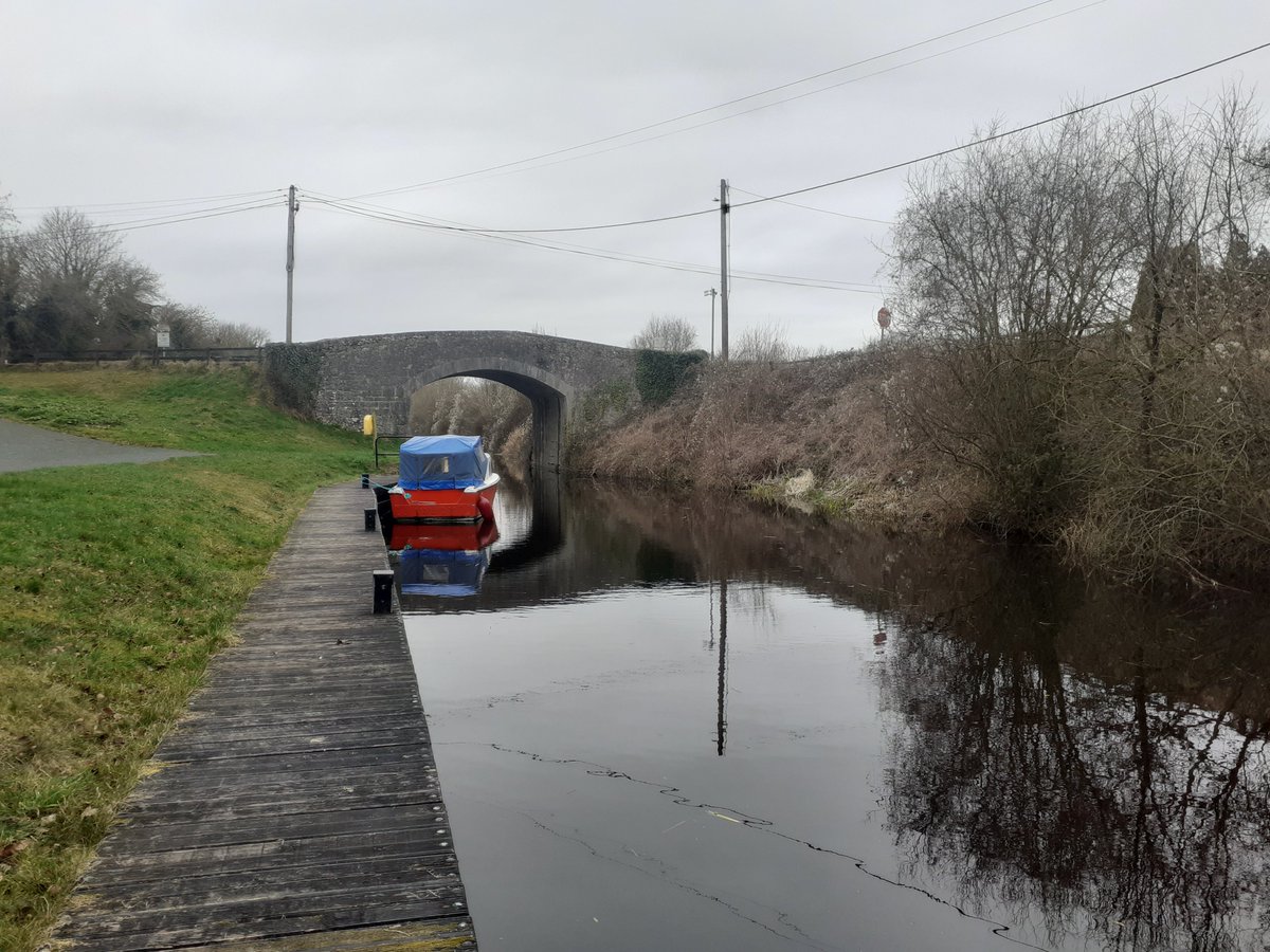 murphy_policy's tweet photo. Trip along the Barrrowline Canal in Laois and a stop at Fisherman's Pub. Unique sights on a dull day.
#grandcanal #barrowline #barrowlinecanal https://t.co/6d7gY81oy3
