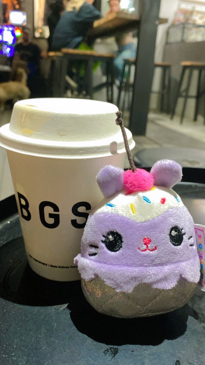 claudiayansen's tweet photo. Pico with latte almond milk 🫶🏻 https://t.co/LstLShRAg5