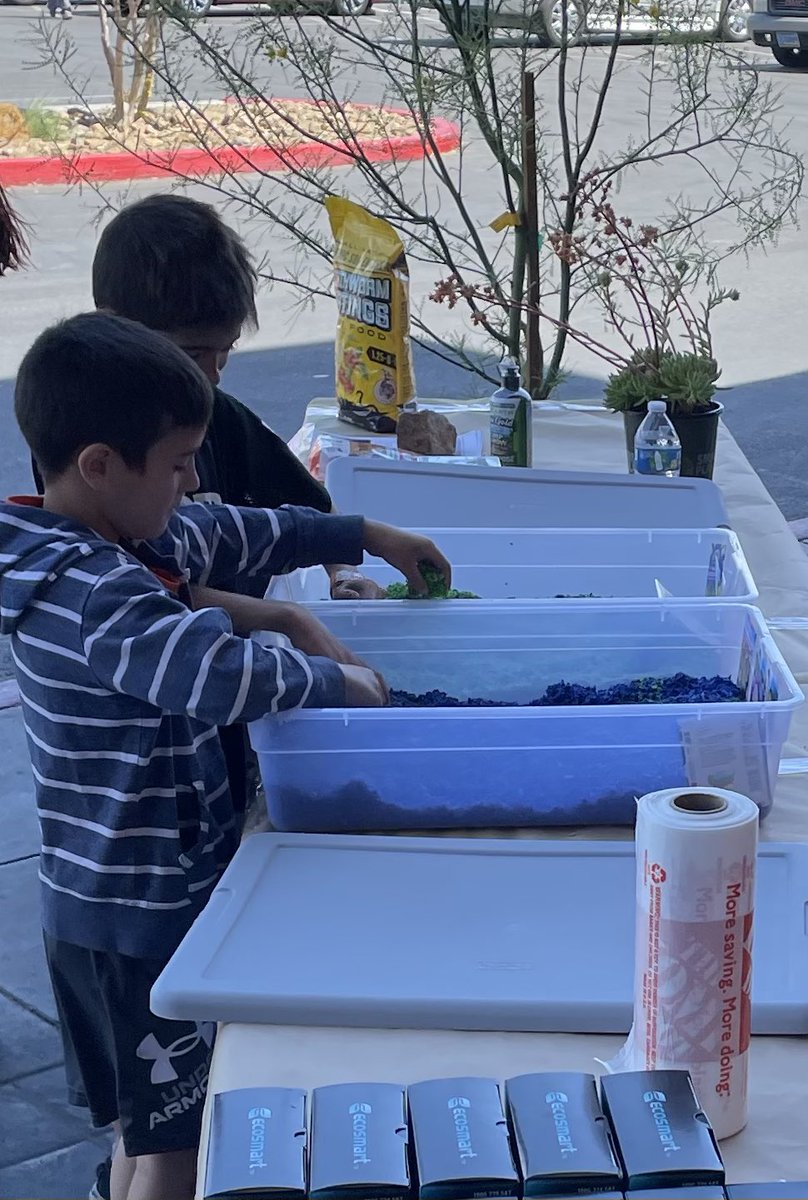 pmfeller's tweet photo. #EarthDay2023 THD #3305 Celebrating with our customers! Learning about composting, energy and water conservation, and making SEED BOMBS to support our bees and butterflies! 🌎 @MarkSaltarelli @mattperkins81 @AlmaEscobedoTHD https://t.co/JEXaAa2m9i