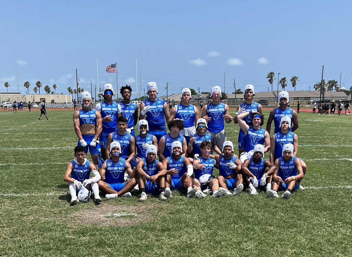 Got our first day of 7 on 7 competition in today snd I’m definitely excited about next years team!! Obviously, we found out a lot of things we need to improve on, but overall it was a really good day of work for our boys!!! We will be back at the tournament tomorrow!!
#blueVlife
