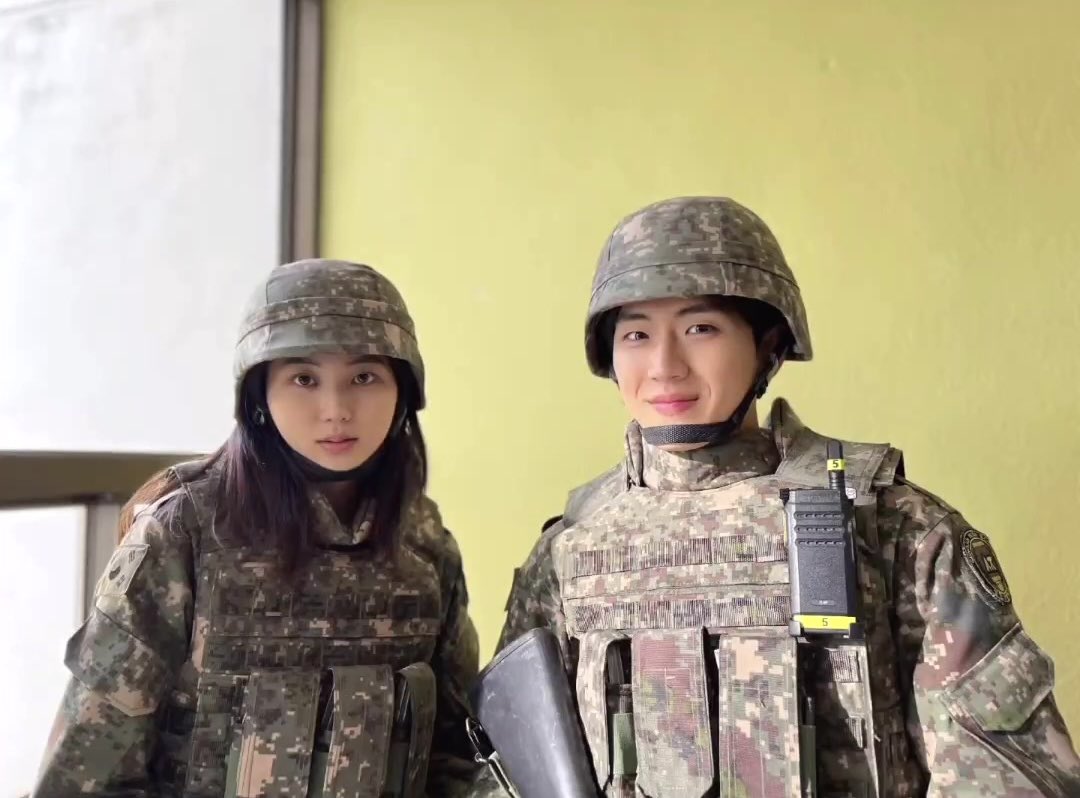 kdrama_menfess's tweet photo. •kdm•

mana pecinta duty after school sini ngumpul 🫶🏻

besok jumat minchul eunbin bakal reuni di hierarchy di netflix!!
https://t.co/LI4uf2APmd