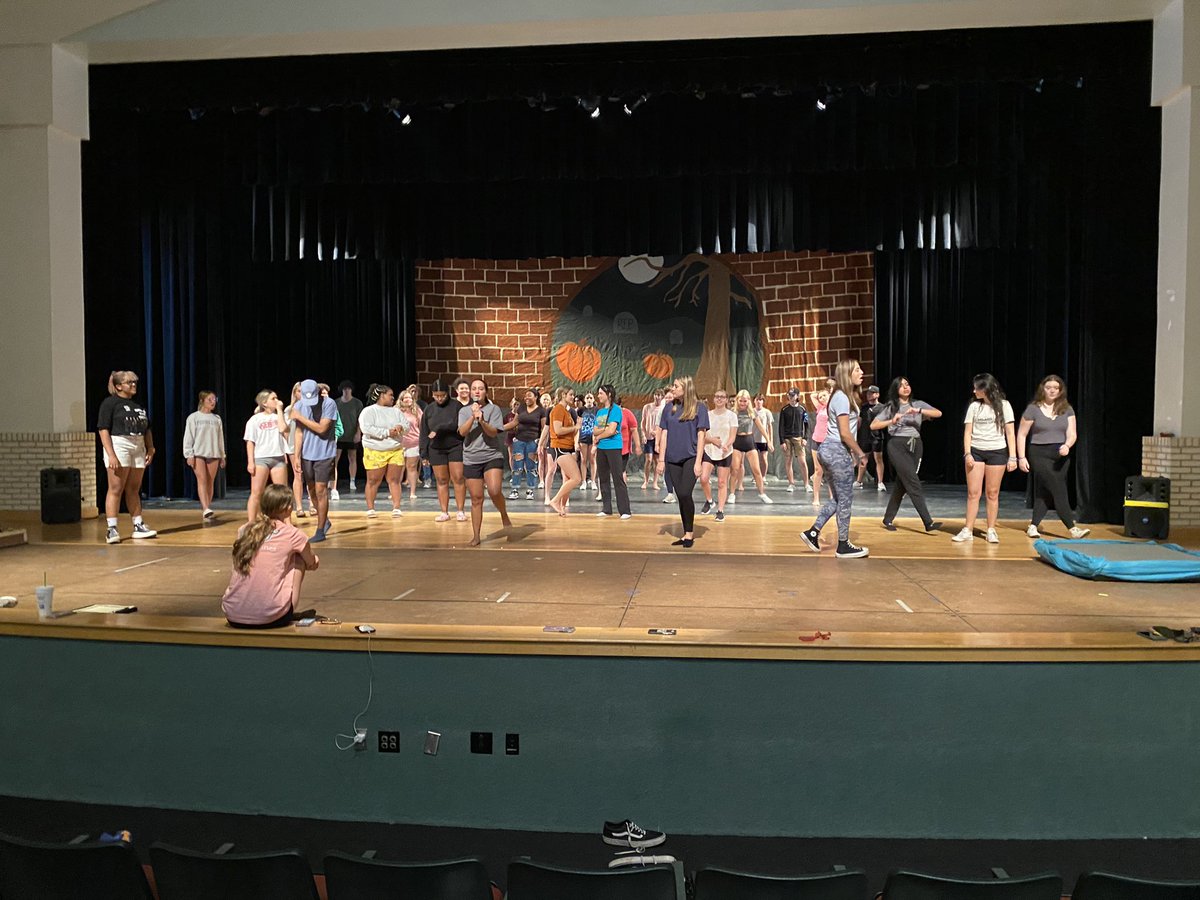 DeLand High Renaissance tweet media