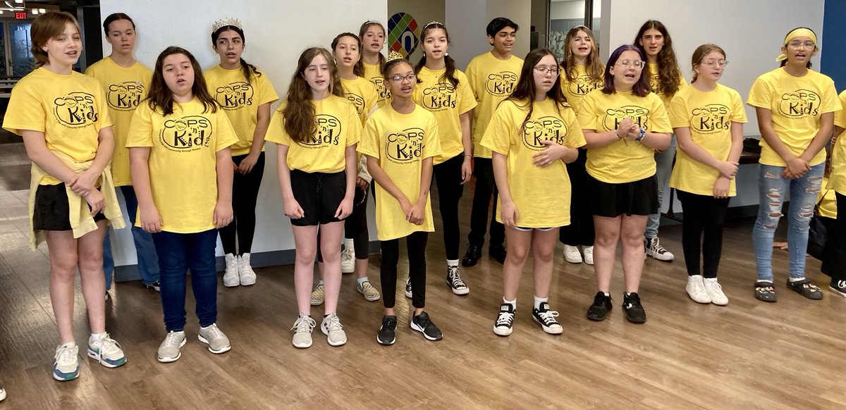 Linda de Vries (@ldevriesmusic) on Twitter photo Nitschmann Dramatics and Nitschmann Chorus warm up together <a href="/LVCopsNKids/">LVCopsNKids</a> 🎤 ❤️<a href="/NMSTeamPitt/">NMS Team Pitt</a> <a href="/NitschmannMS/">BASDNitschmannMS</a> <a href="/NMSDramatics/">Nitschmann Dramatics</a> Nitschmann Dramatics and Nitschmann Chorus warm up together <a href="/LVCopsNKids/">LVCopsNKids</a> 🎤 ❤️<a href="/NMSTeamPitt/">NMS Team Pitt</a> <a href="/NitschmannMS/">BASDNitschmannMS</a> <a href="/NMSDramatics/">Nitschmann Dramatics</a>