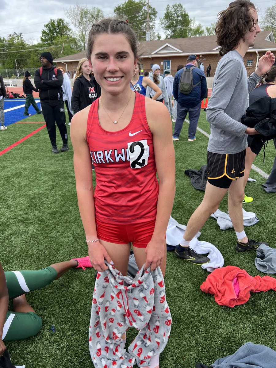 kirkwoodtrack's tweet photo. 1st place 800m run @ Ladue Invite Josie Baker! https://t.co/kMR6T1VYg4