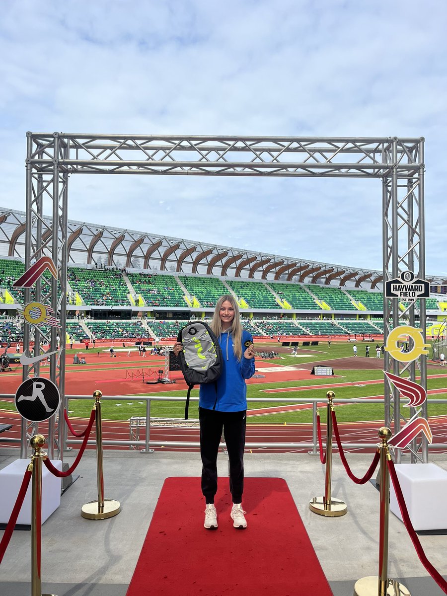 Ephion3's tweet photo. Oregon Relays Champion!!! Sydnie jumped 20-7.25 for the win and Breaking the meet Record. Go Cougars!!! #clovishightrack #oregonrelays #champion https://t.co/u1ticBlYdI