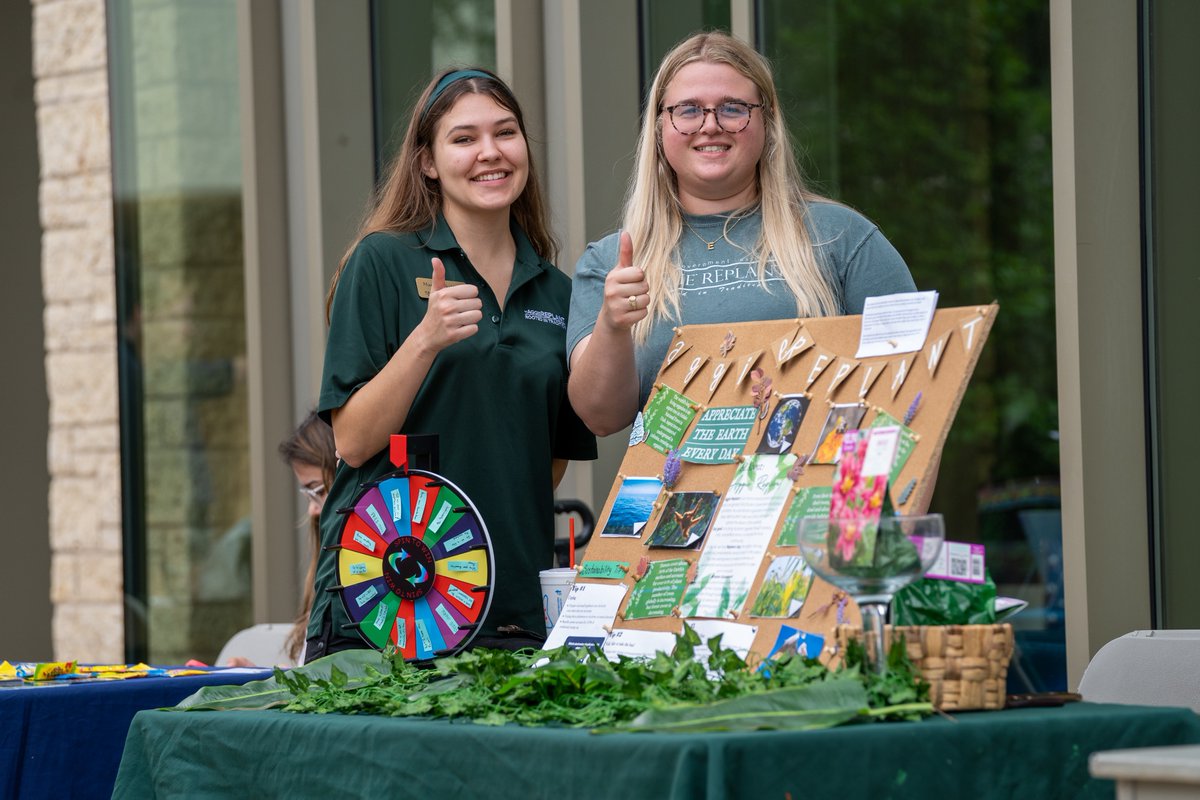 TAMU's tweet photo. Happy Earth Day, Ags! 👍

@SustainableTAMU strives to promote sustainability at #TAMU and teach students how to respect, protect, and preserve the environment.

🌎: https://t.co/q28ojfBvhP https://t.co/7b54LOVKSH