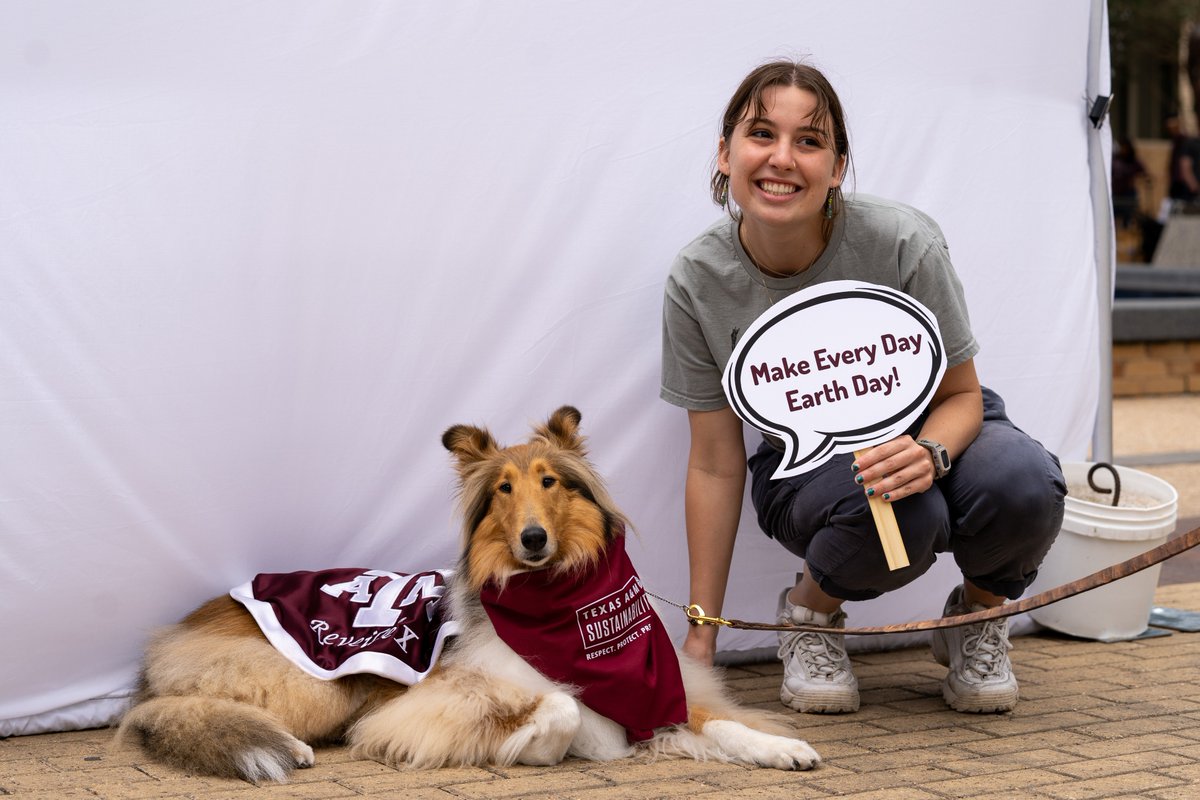 TAMU's tweet photo. Happy Earth Day, Ags! 👍

@SustainableTAMU strives to promote sustainability at #TAMU and teach students how to respect, protect, and preserve the environment.

🌎: https://t.co/q28ojfBvhP https://t.co/7b54LOVKSH