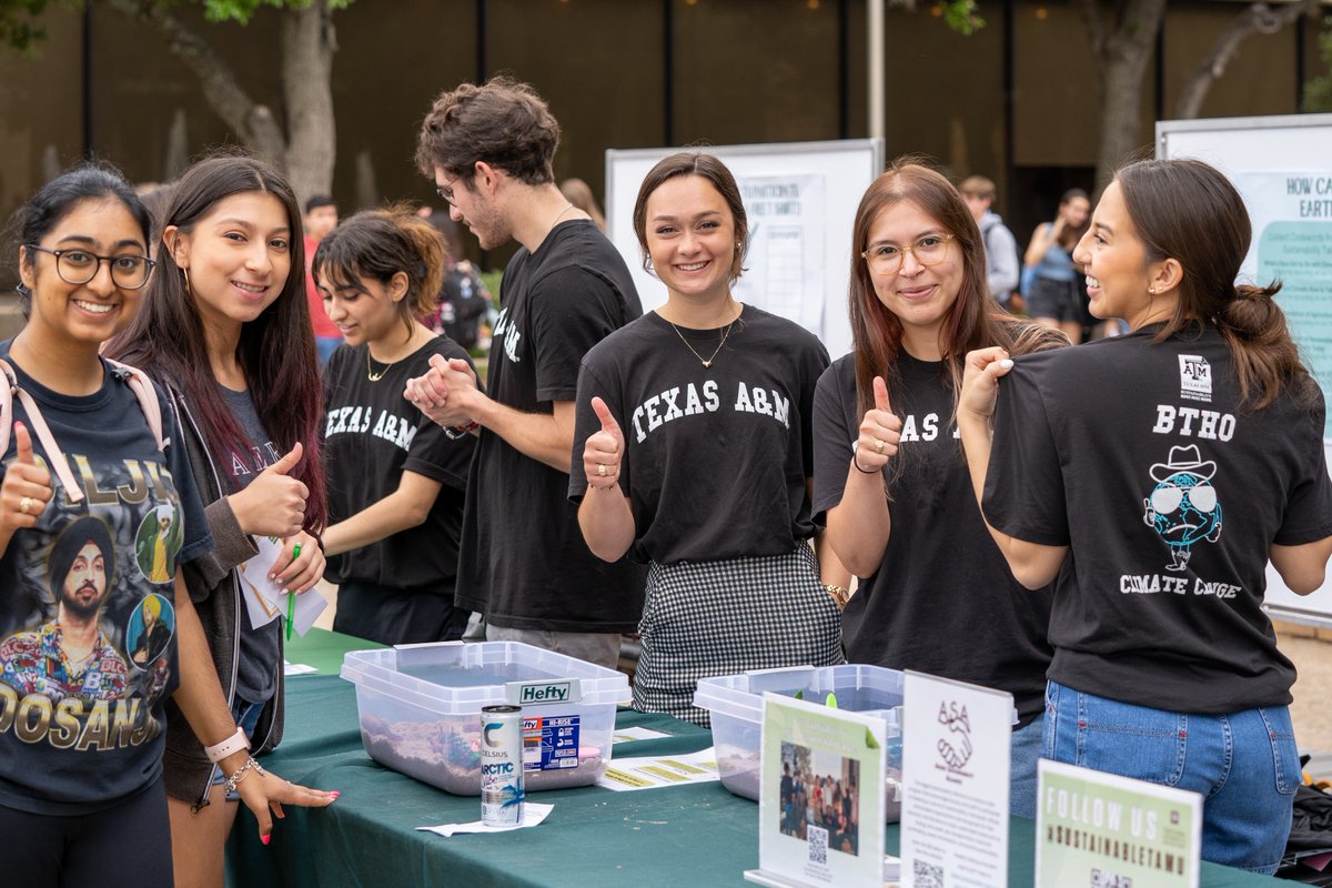 TAMU's tweet photo. Happy Earth Day, Ags! 👍

@SustainableTAMU strives to promote sustainability at #TAMU and teach students how to respect, protect, and preserve the environment.

🌎: https://t.co/q28ojfBvhP https://t.co/7b54LOVKSH