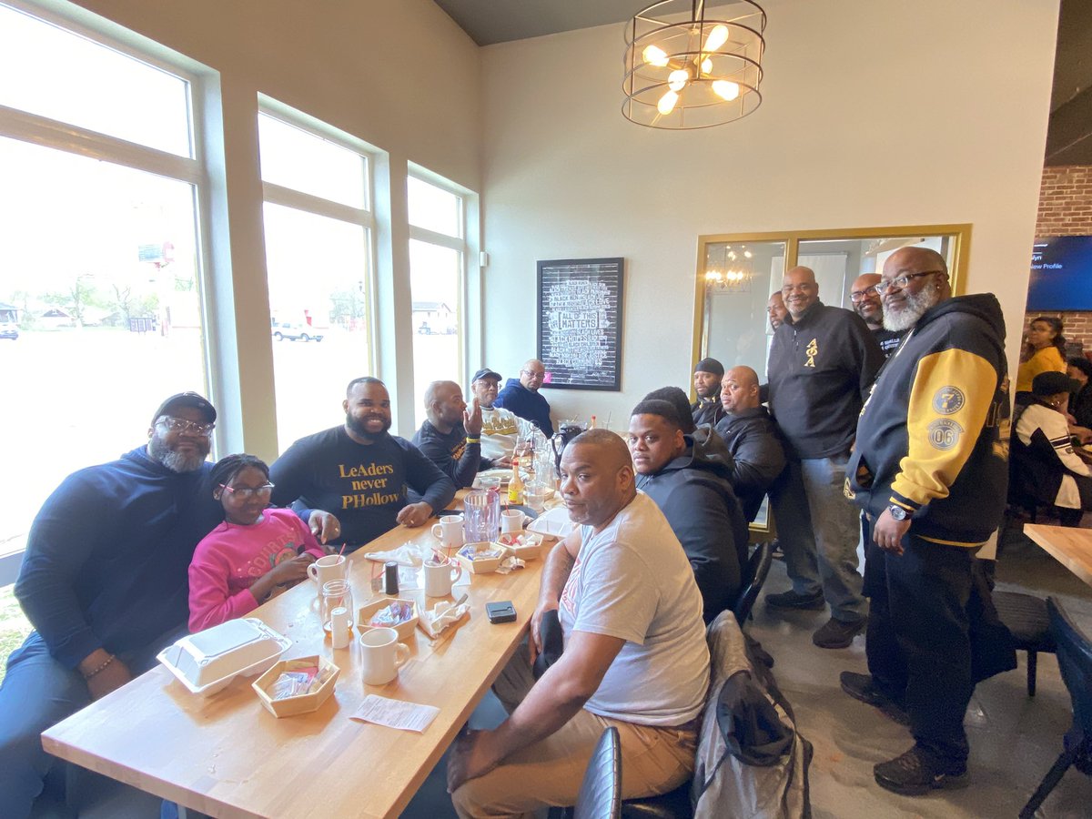 The Galvanizing Gamma Rho Lambda Chapter Of Alpha Phi Alpha Fraternity, Inc., philanthropically and numerically engaged during National Earth 🌍 Day, Saturday, April 22, 2023. #AlphaServes2023 #APA1906Network
 #MenOfDistinction
 #ServantsOfAll
#WeShallTranscendAll
#IndianaAlphas