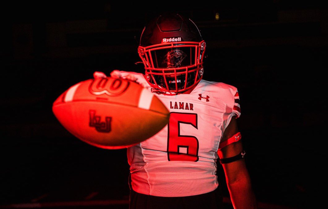 oscar1nnanna's tweet photo. After a great visit at @LamarFootball I am honored to receive a offer from Lamar University, met great people today! @Coach_Cannata @CoachDouglasIII @CoachRossomando @CoachGipson11 @fbcoachmadison @BridgelandFB https://t.co/afBWDahWSZ