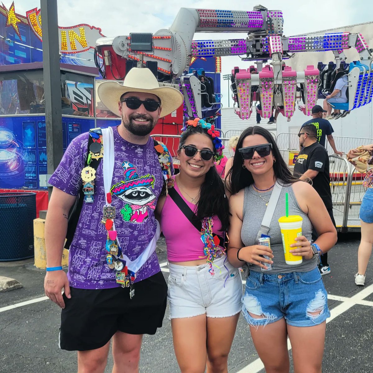 StMarysU's tweet photo. There's still time to head over to #FOB23. Treat your ears and your stomach while you can! #StMU #vivaoysterbake https://t.co/PUiZCw7n2i
