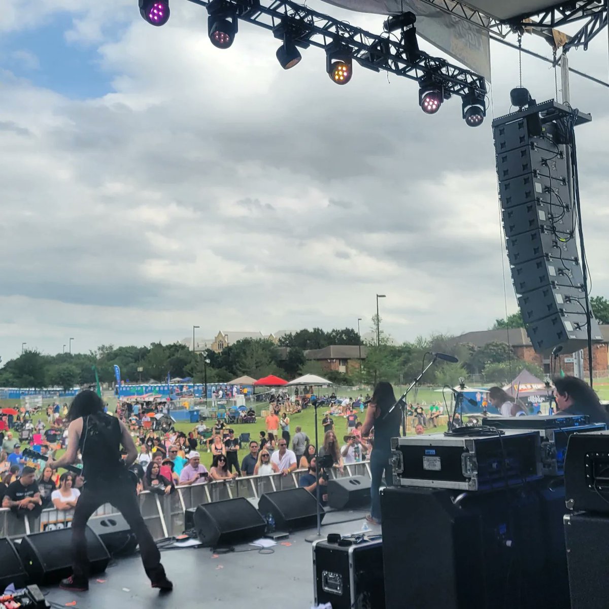 StMarysU's tweet photo. There's still time to head over to #FOB23. Treat your ears and your stomach while you can! #StMU #vivaoysterbake https://t.co/PUiZCw7n2i